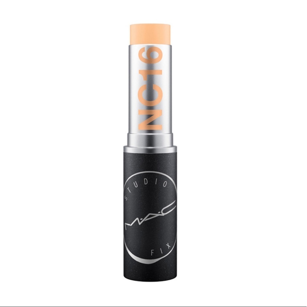 ✨ MAC STUDIO FIX SOFT MATTE FOUNDATION STICK / Shade: NC16